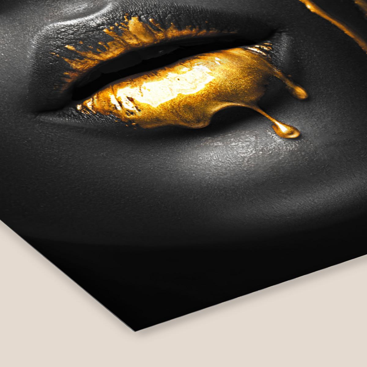 POSTER MIT RAHMENGERAHMTES BILD Frau - Schwarz - Gold - Gesicht - Lippen 40x30 cm - Goldfarben, Papier (40/30cm) - MuchoWow