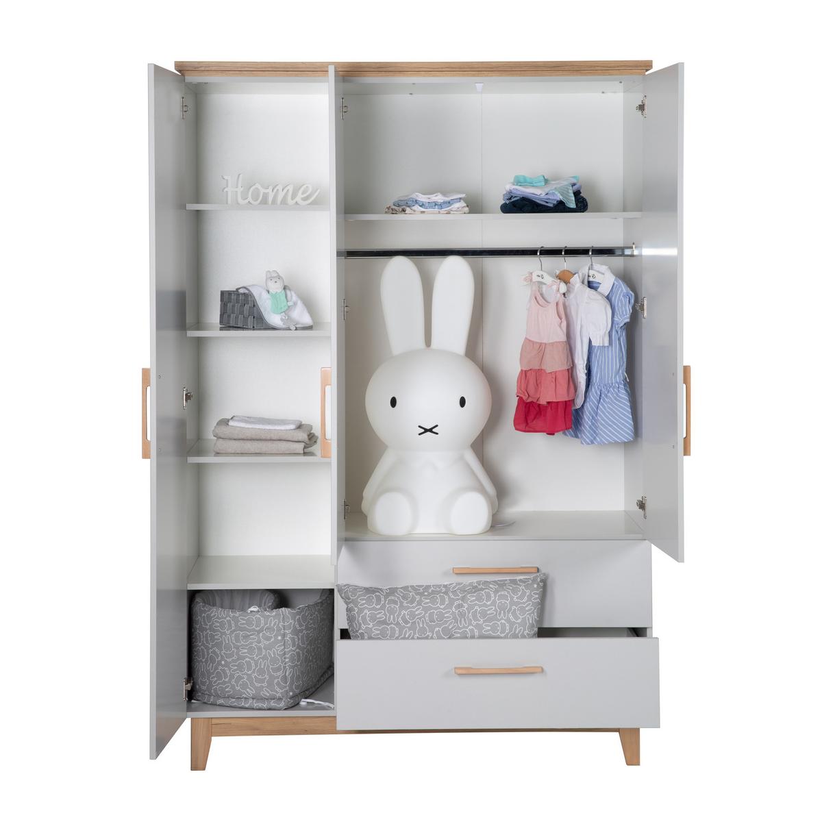 KLEIDERSCHRANK Caro 3-türig - Hellgrau, Holzwerkstoff (134.5/200/55cm) - Roba