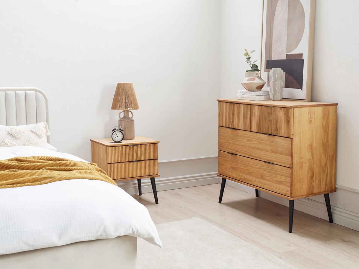 KOMMODE mit 4 Schubladen Kiefernholz Braun Timmins - Hellbraun, Holz (100/91/45cm) - Beliani