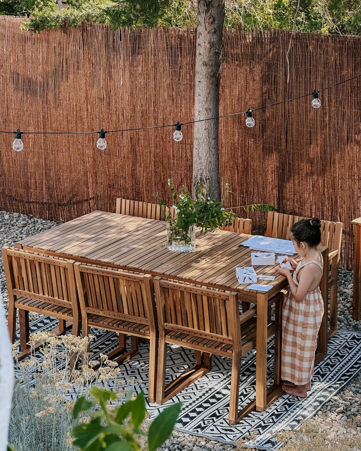 GARTENSTUHL 8er Set Grün Sassari II - Hellbraun/Grün, Holz (54/80/59cm) - Beliani