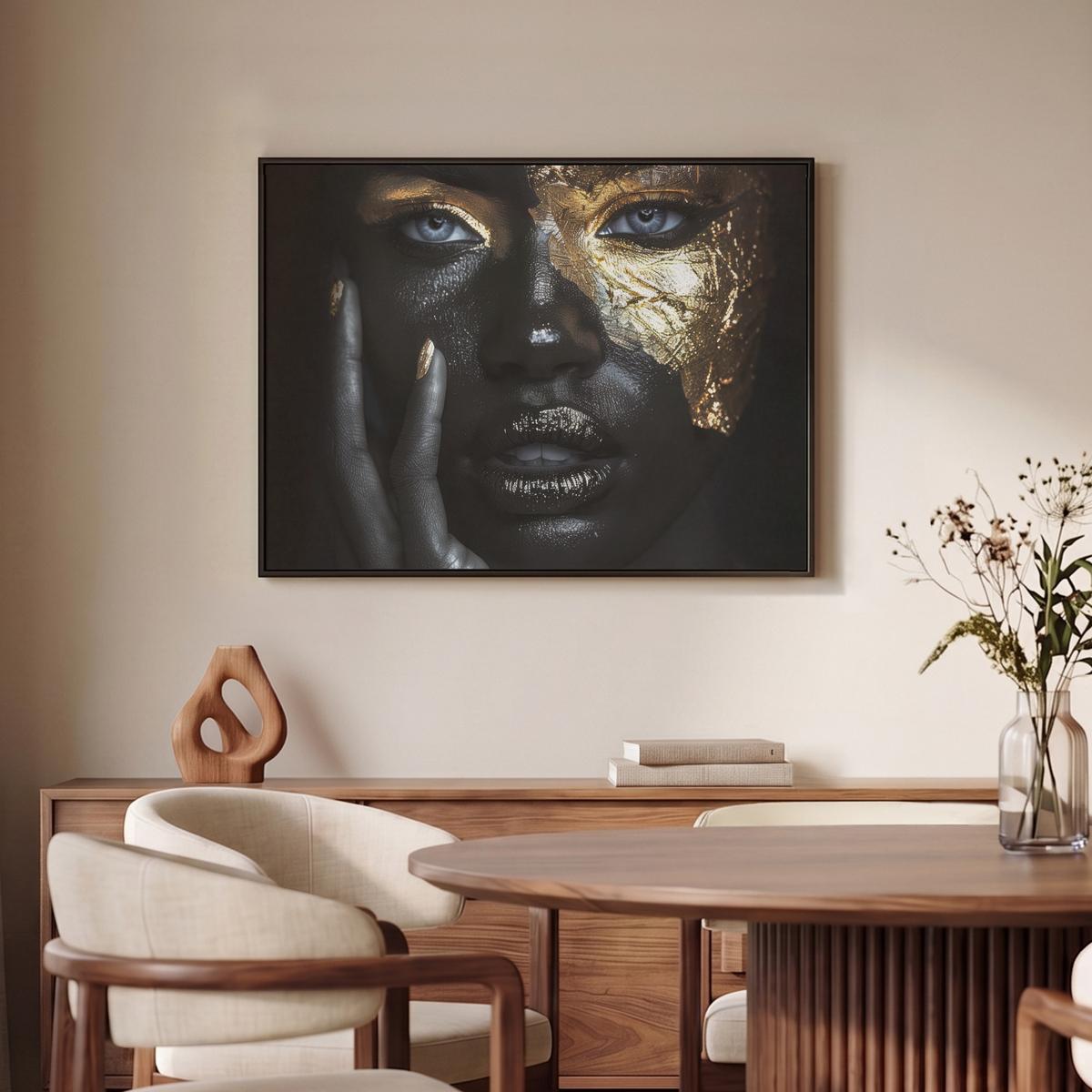LEINWAND Bilder mit Rahmen - Frau - Gold - Porträt - Schwarz-Weiß - Luxus - 80x60 - Hellblau, Textil (80/60cm) - MuchoWow