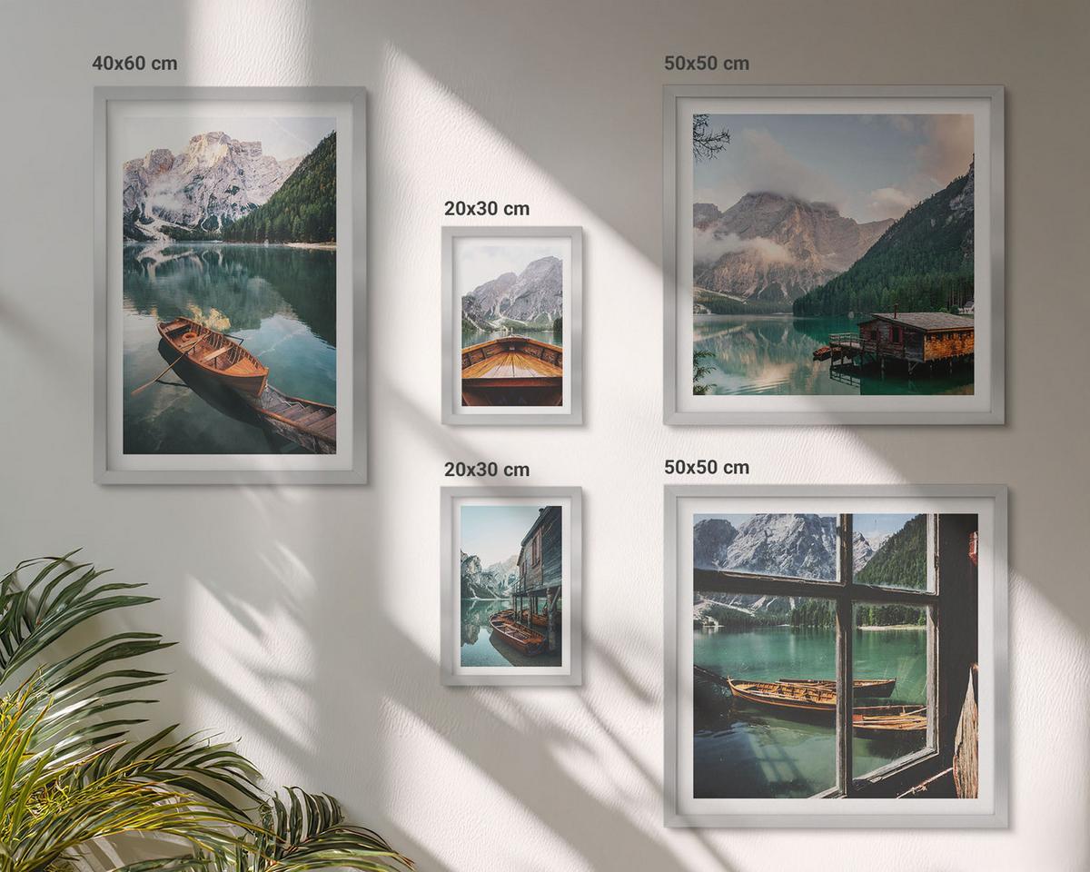 BILDER SET 5er Set - 50x50 cm & 20x30 cm & 40x60 cm Silberner Rahmen - See, Berge, Boote, Hütte, Fenster - Silberfarben, Kunststoff (40/60cm) - TULUP