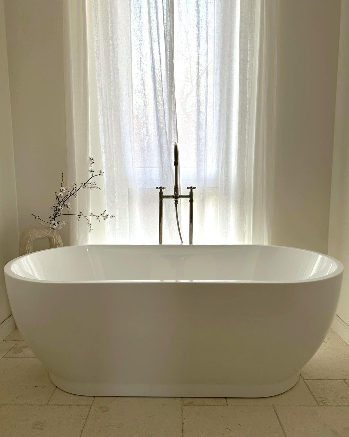 BADEWANNE FREISTEHEND 78x170x60 cm weiß Levera - Weiß, Kunststoff (78/60/170cm) - Beliani