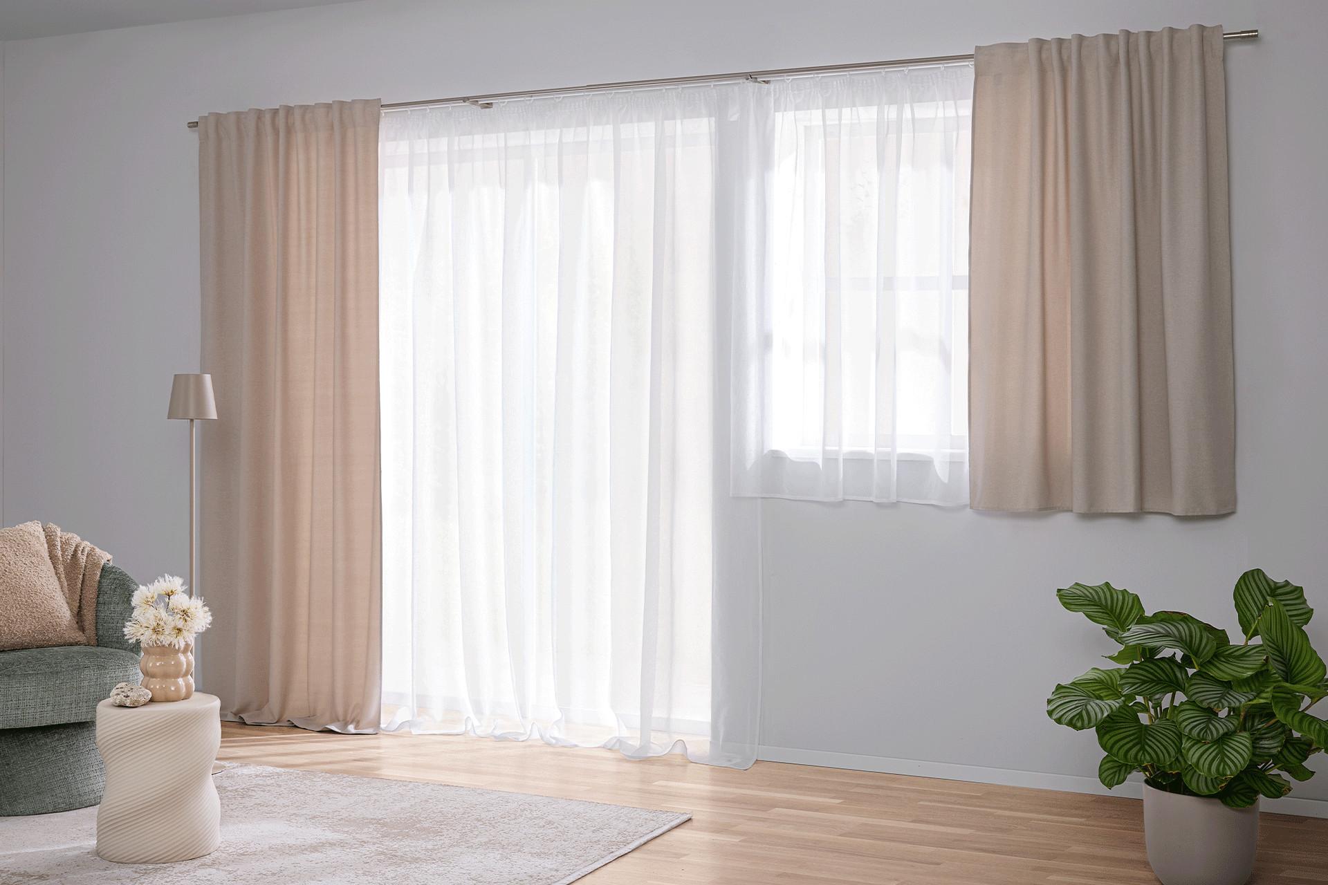 Fertigvorhänge in Beige/Weiß