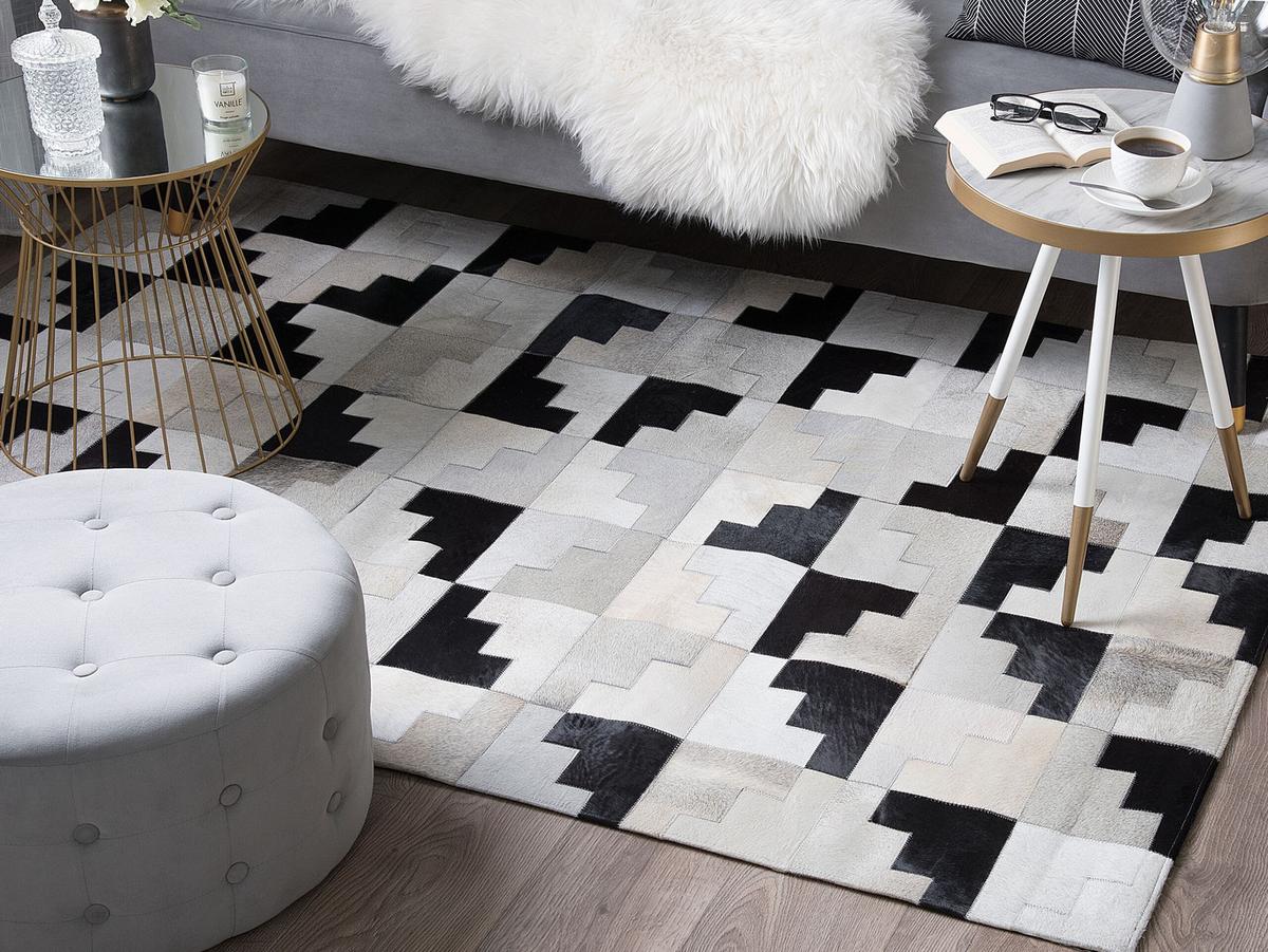 KURZFLOR-TEPPICH Efirli 200/140 cm - Schwarz, Fell (140/200cm) - Beliani