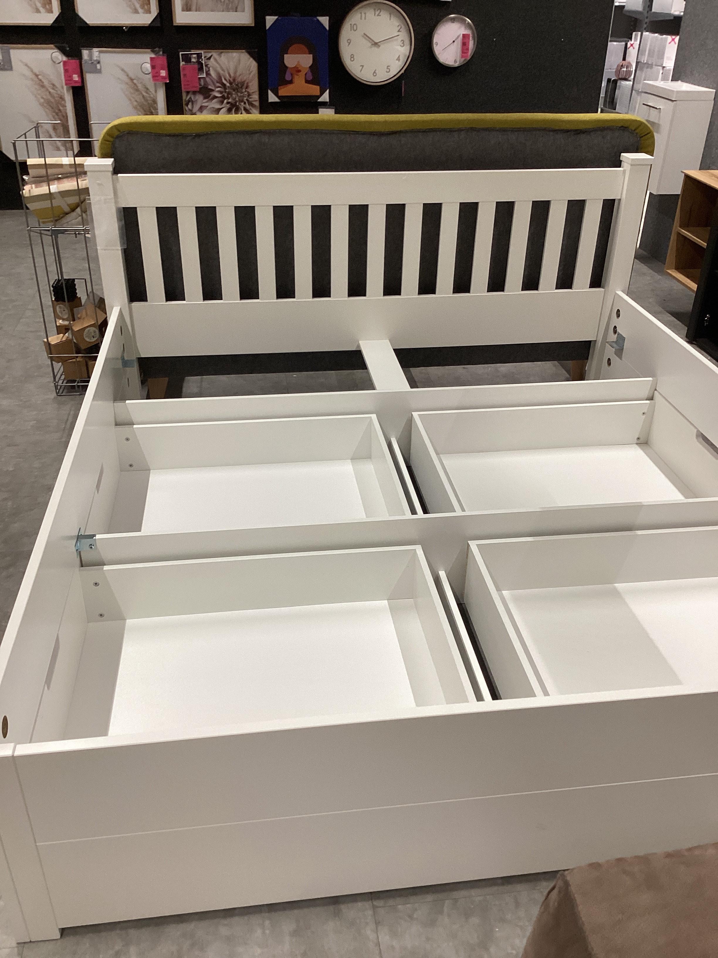 CSEPEL OUTLET ÁGY LYON 