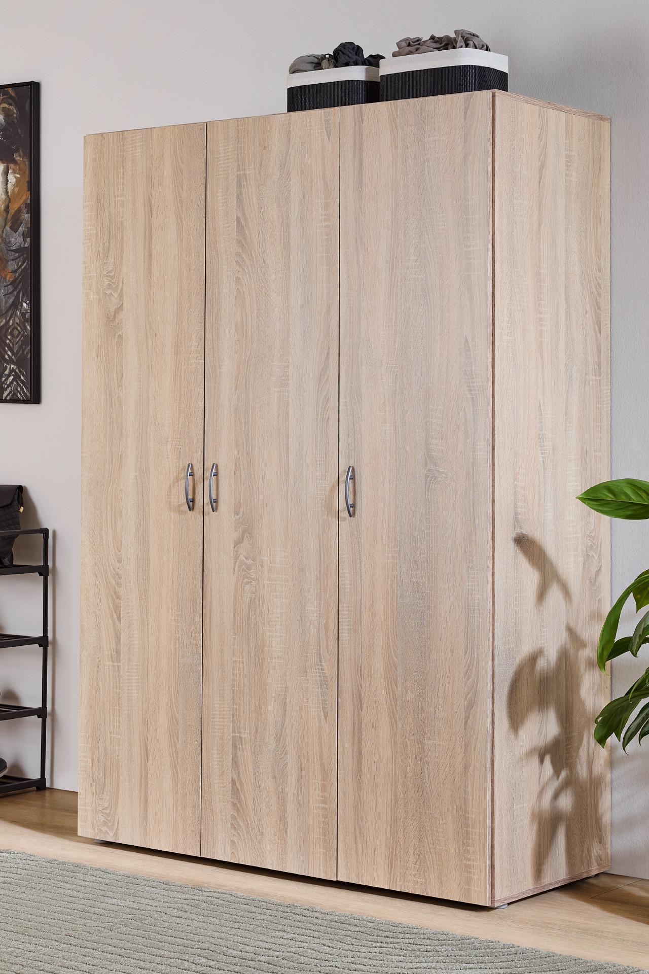 Holzfarbener Kleiderschrank