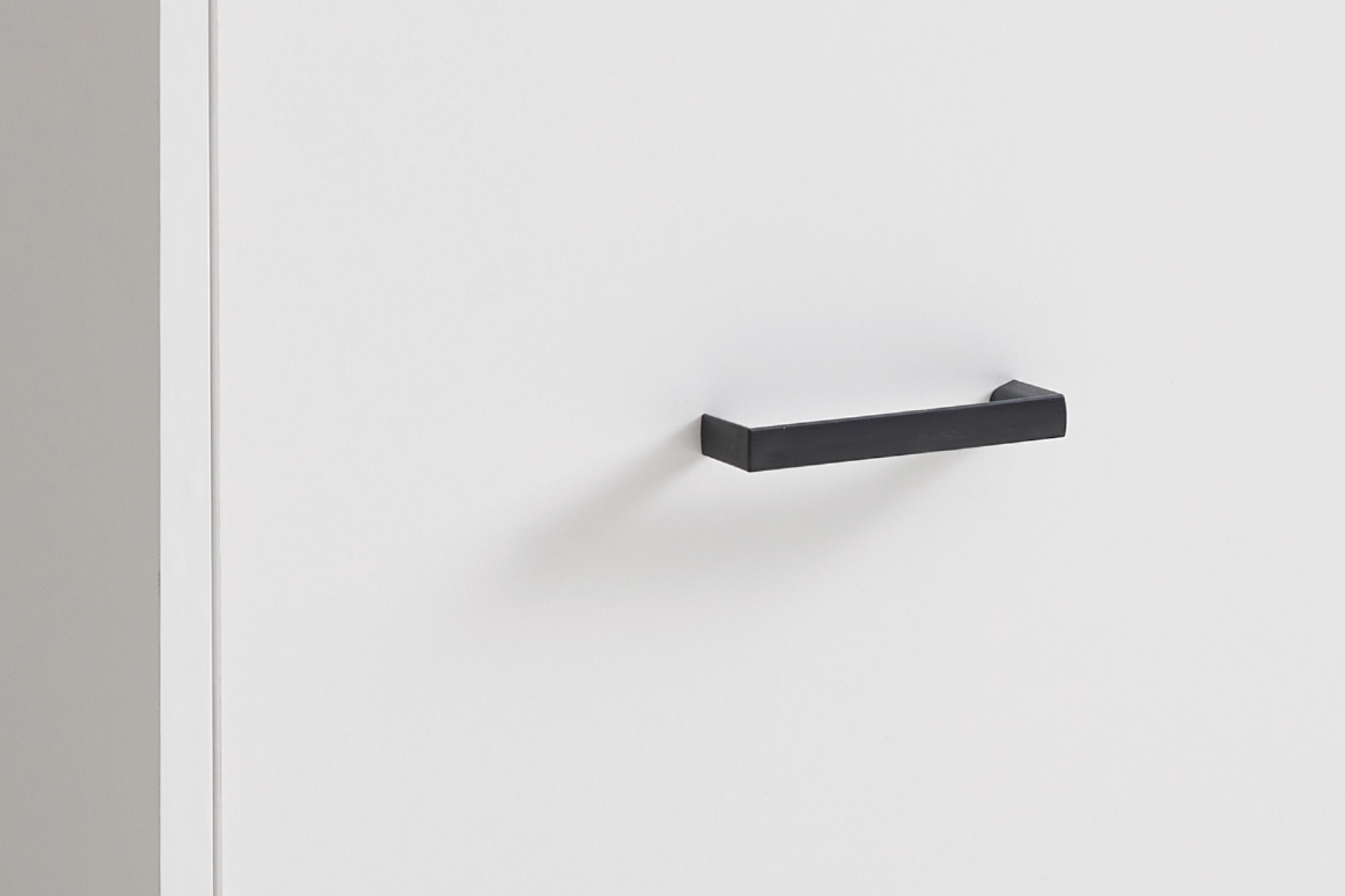 Unterbauschrank Weiß Bügelgriffe Schwarz Kunststoff