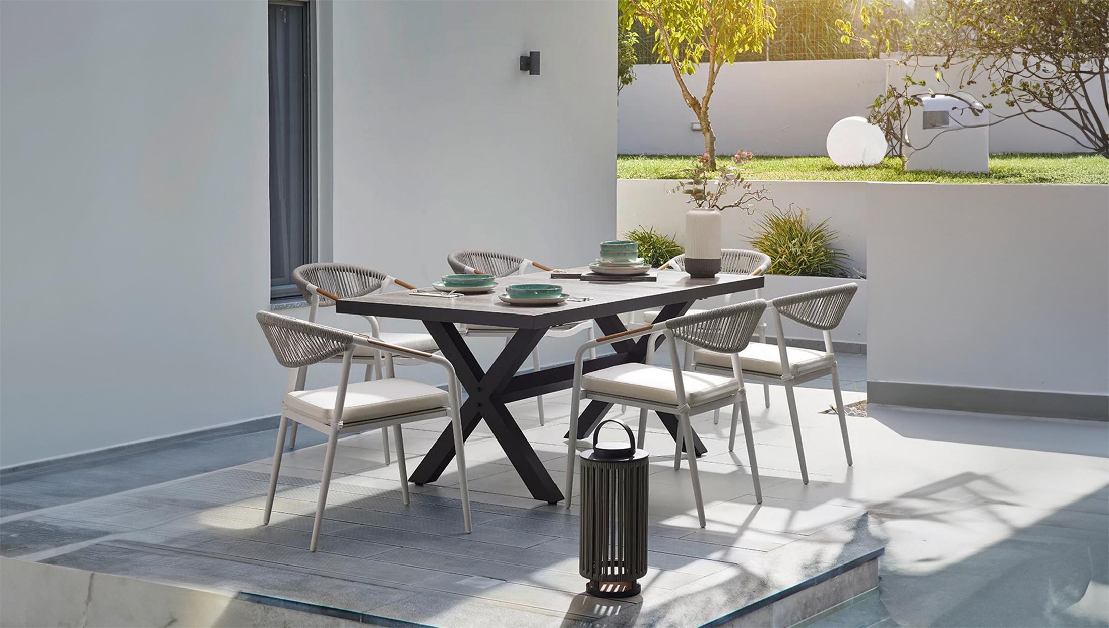 bessagi-kerti-asztalok