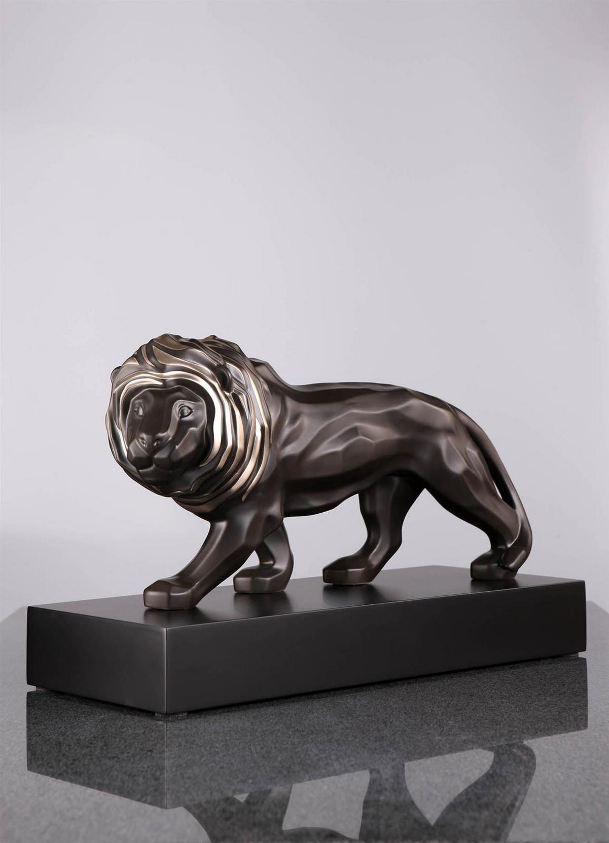 DEKOFIGUR LÖWE Studio 8 Serengeti anthrazit 43,5 cm - Anthrazit, Keramik (18/27/43.5cm) - Goebel