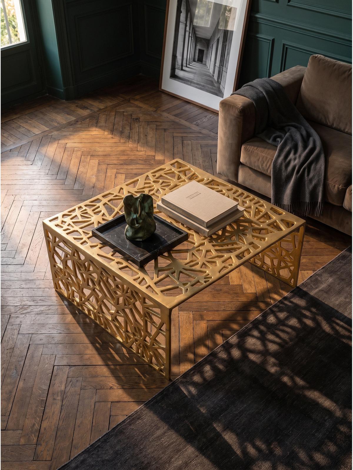 COUCHTISCH INDRE, Aluminium, handgefertigt, mit Astmuster, Gold, 60 x 60 x 31 cm - Goldfarben, Metall (60/60/31cm) - KADIMA DESIGN