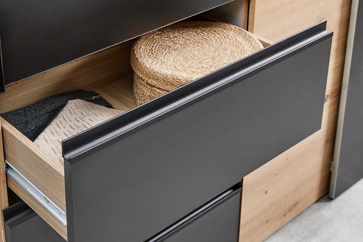 Schwebtürenschrank Holzdekor Artisan Eiche und Schwarz 3 Schubladen Griffleiste Metall schwarz