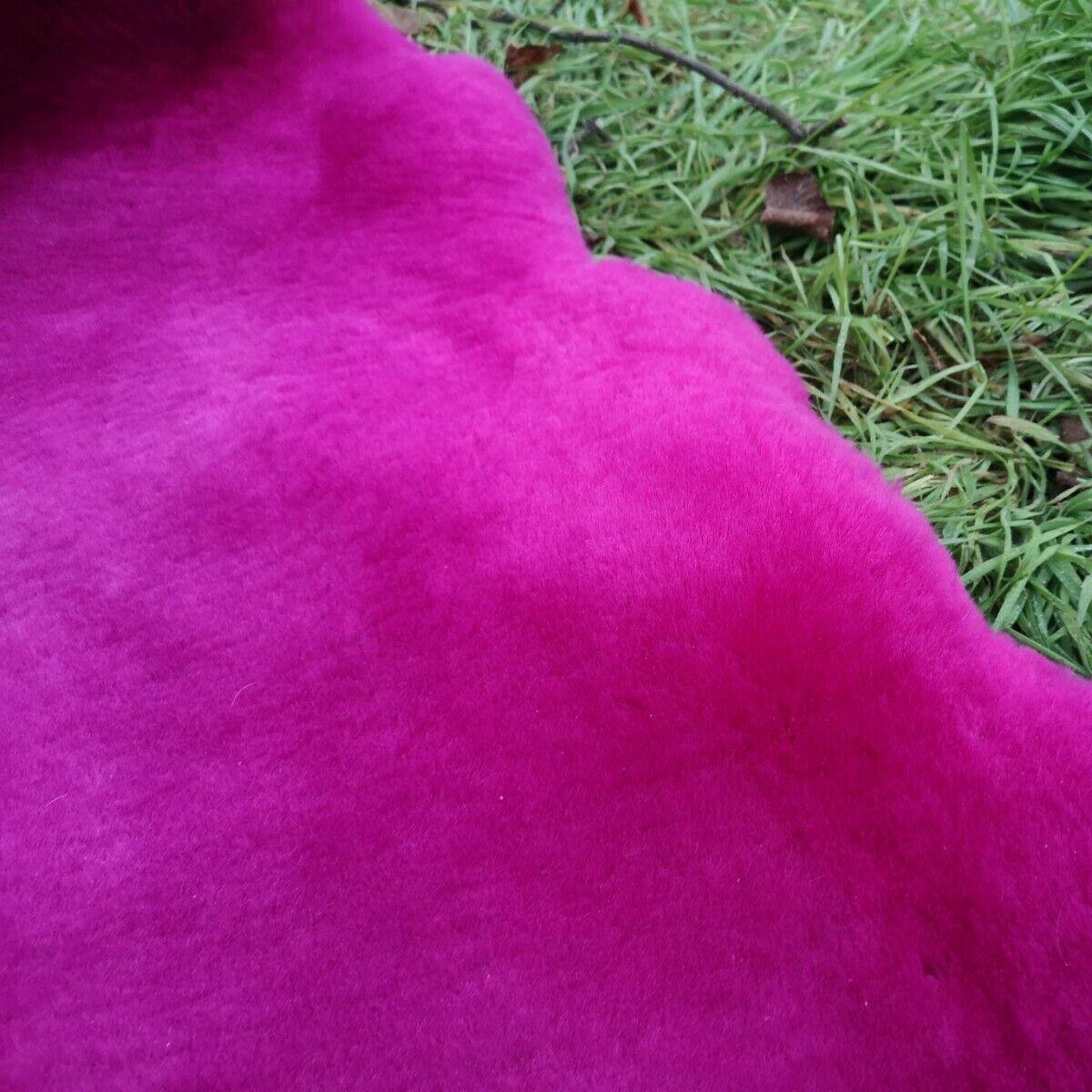 FELL Deutsches Merino Lammfell Schaffell Fuchsia Pink ca. 115 cm - Pink, Fell (65/115cm) - Provellus
