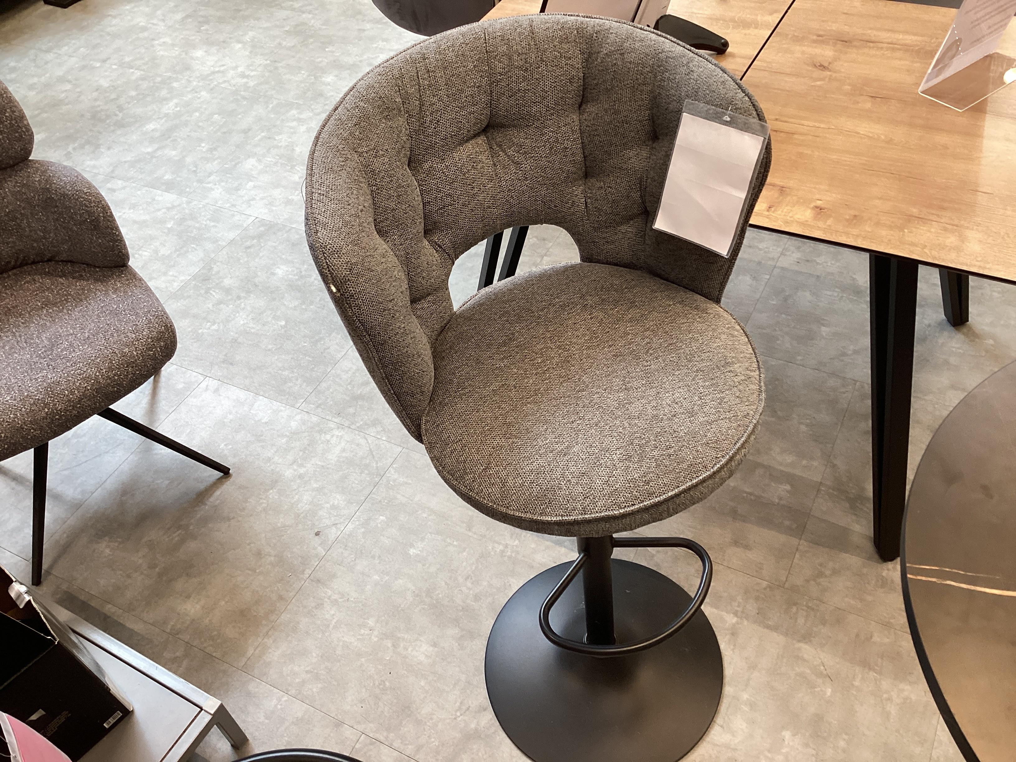 CSEPEL OUTLET BÁRSZÉK MINA