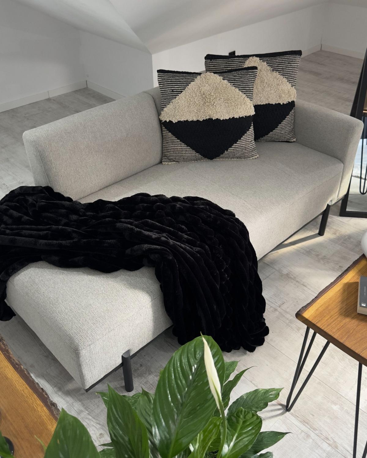 CHAISELONGUE Kunstleinen Hellgrau Savasse - Hellgrau/Schwarz, Textil (170/78/85cm) - Beliani