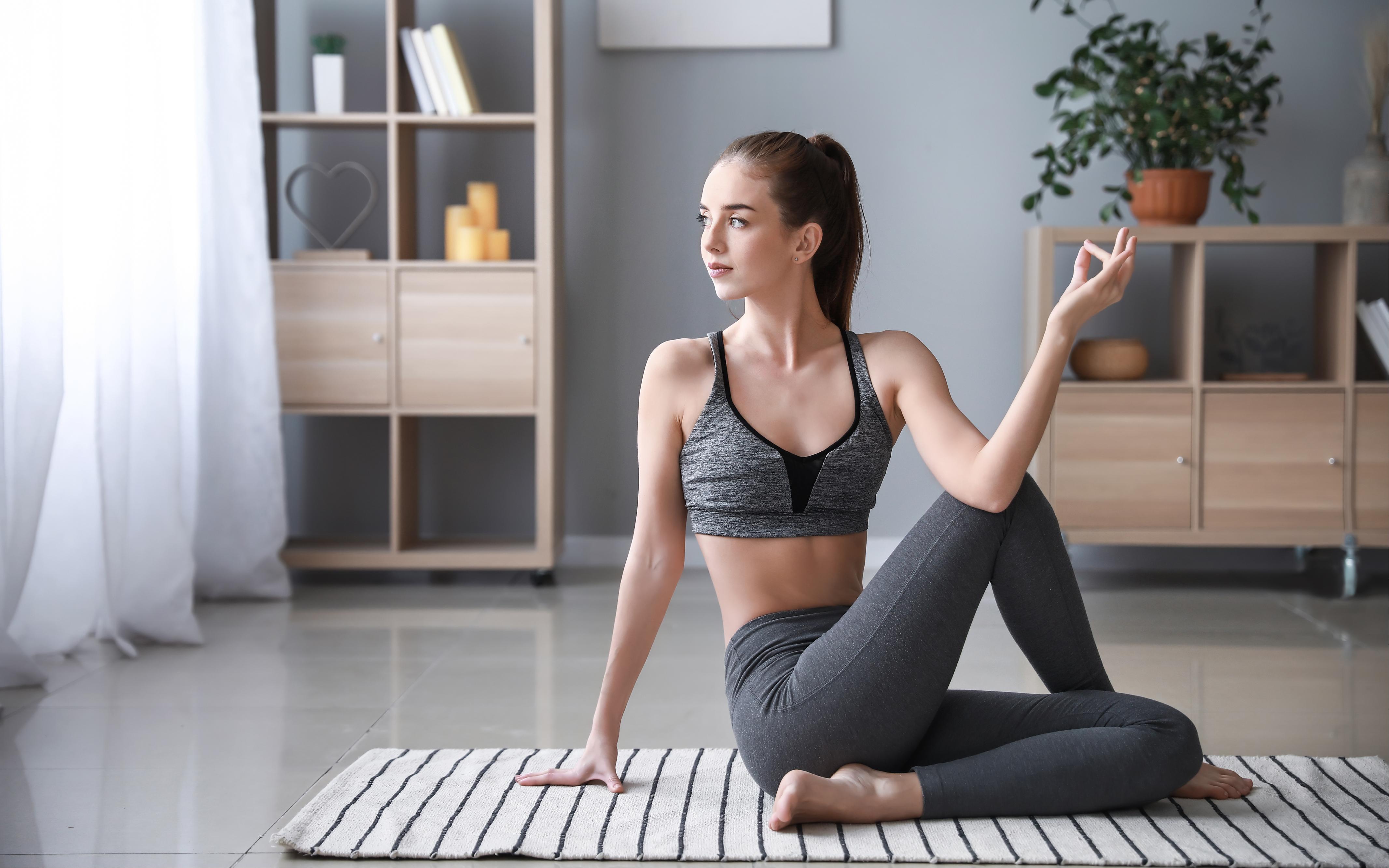 Jak ćwiczyć jogę i pilates