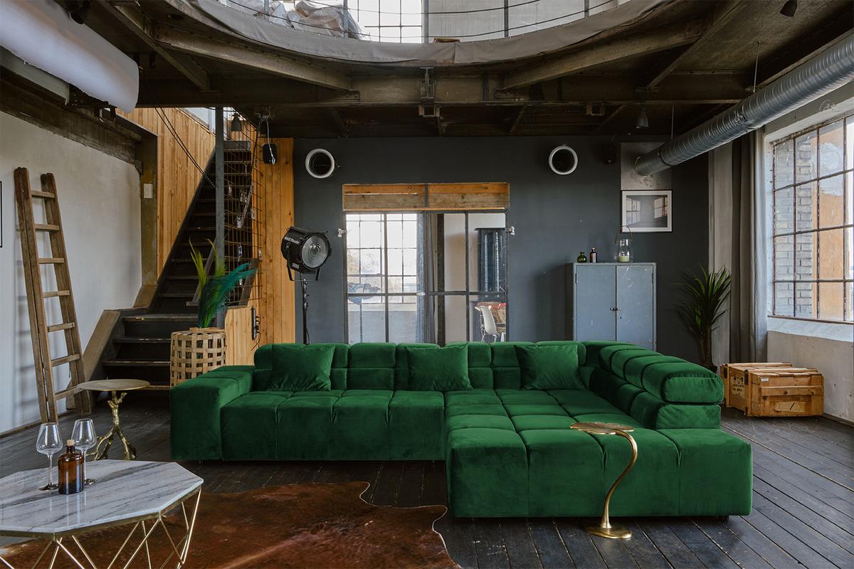 ECKSOFA MIT MOTORISCHEM SITZVORZUG NEVADA Smaragdgrün Velvet Relaxfunktion - Smaragdgrün/Schwarz, Textil (319/215cm) - KAWOLA