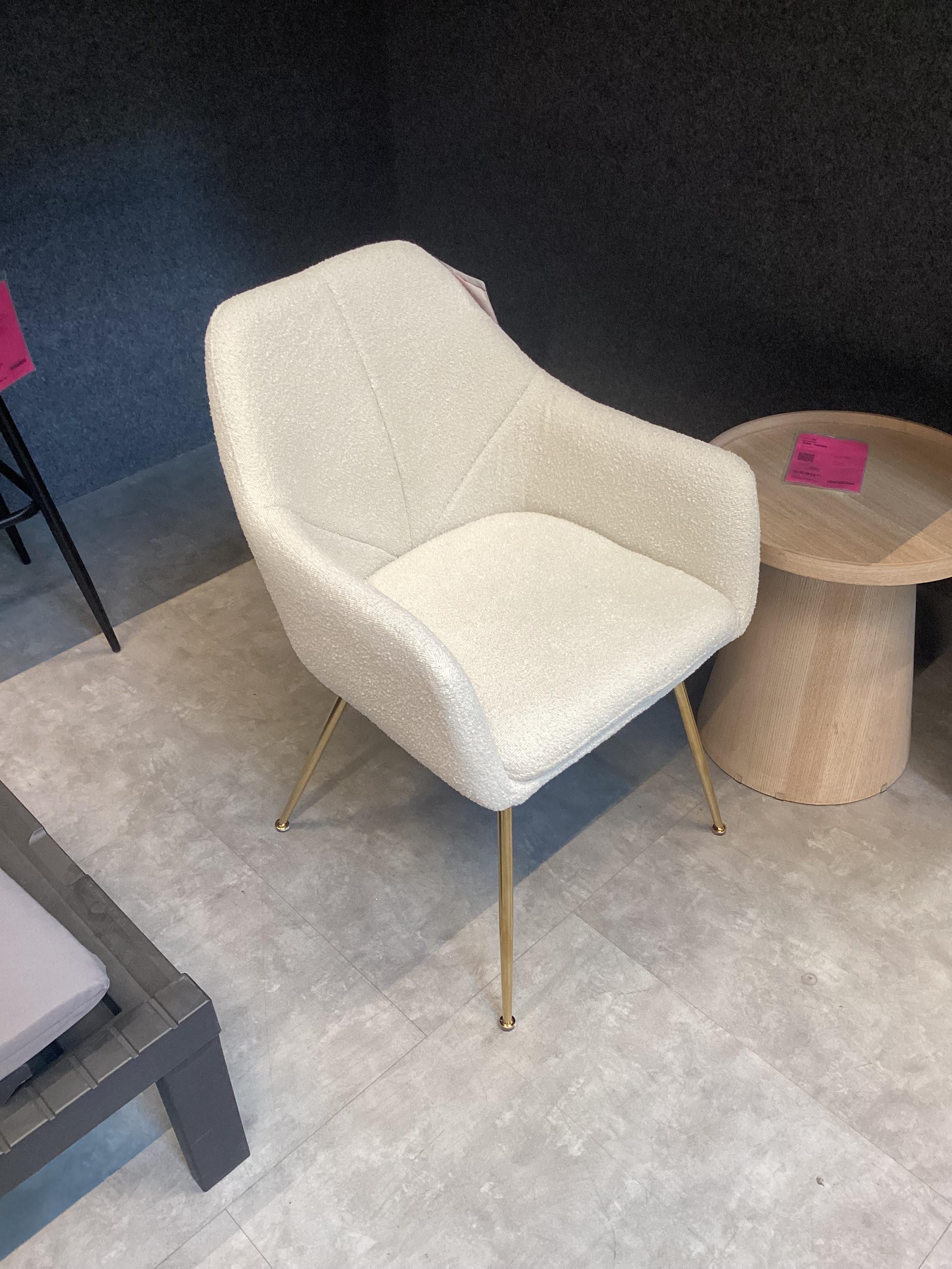 CSEPEL OUTLET KAROSSZÉK SARA