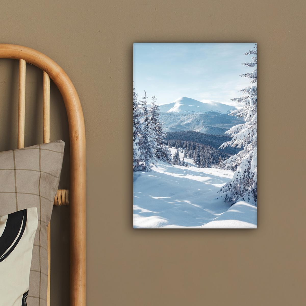 LEINWANDBILD Winterlandschaft - Natur - Berge - Bäume - Schnee Deko Wohnzimmer 20x30 cm - Hellblau, Textil (20/30cm) - MuchoWow