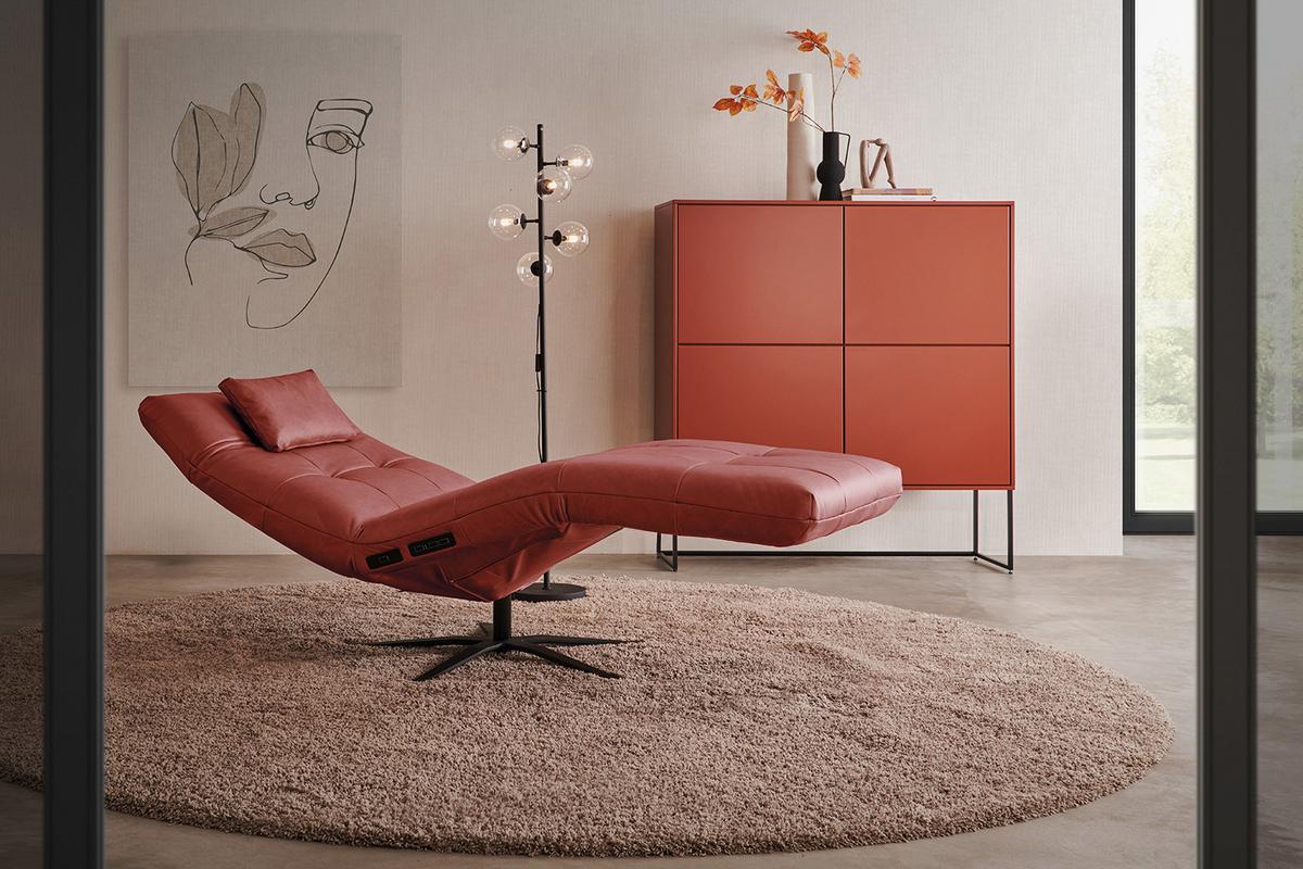 RELAXLIEGE LETICIA Rot Leder Drehbar (360°), Relaxfunktion - Rot/Schwarz, Leder/Metall (82/115/156cm) - KAWOLA