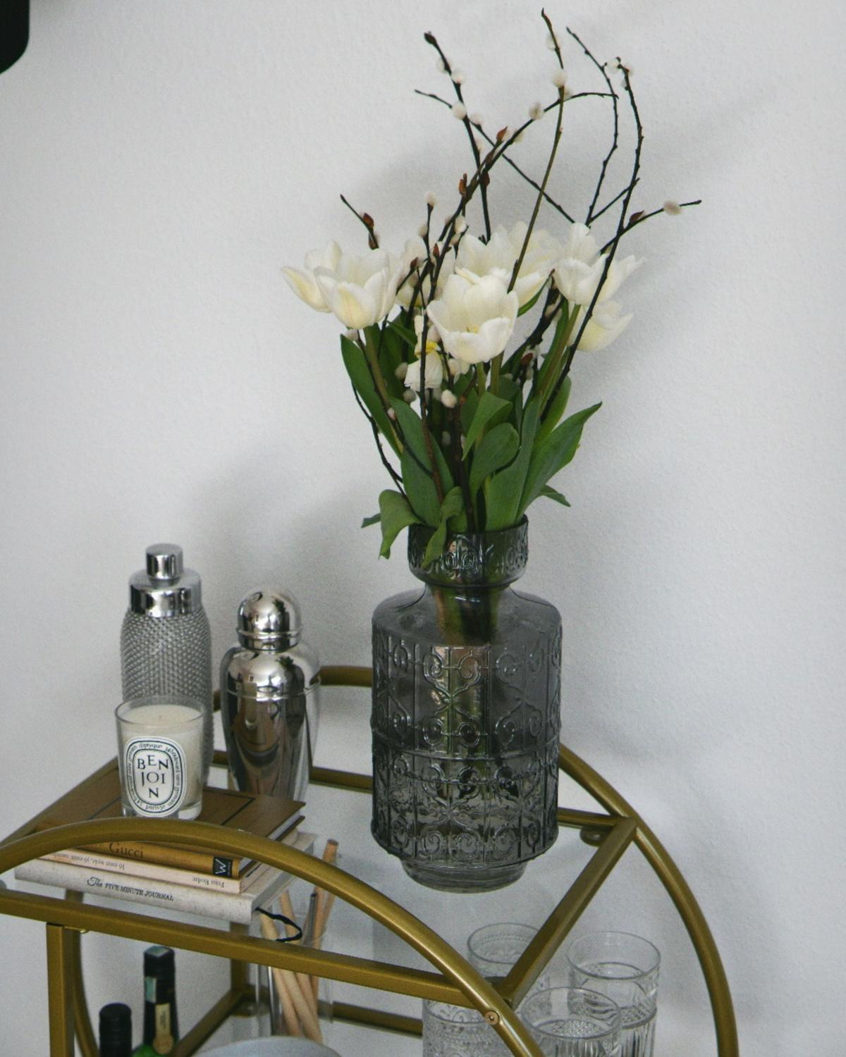 BLUMENVASE Glas grau Dikella - Grau, Glas (33cm) - Beliani