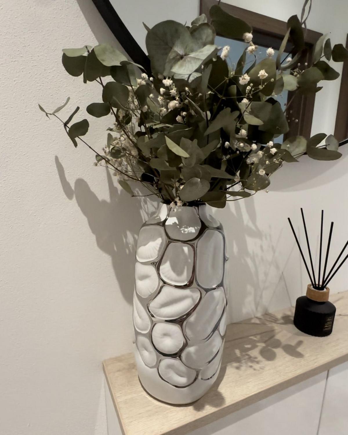 DEKOVASE Steinzeug weiß Cenabum - Weiß, Stein (28cm) - Beliani