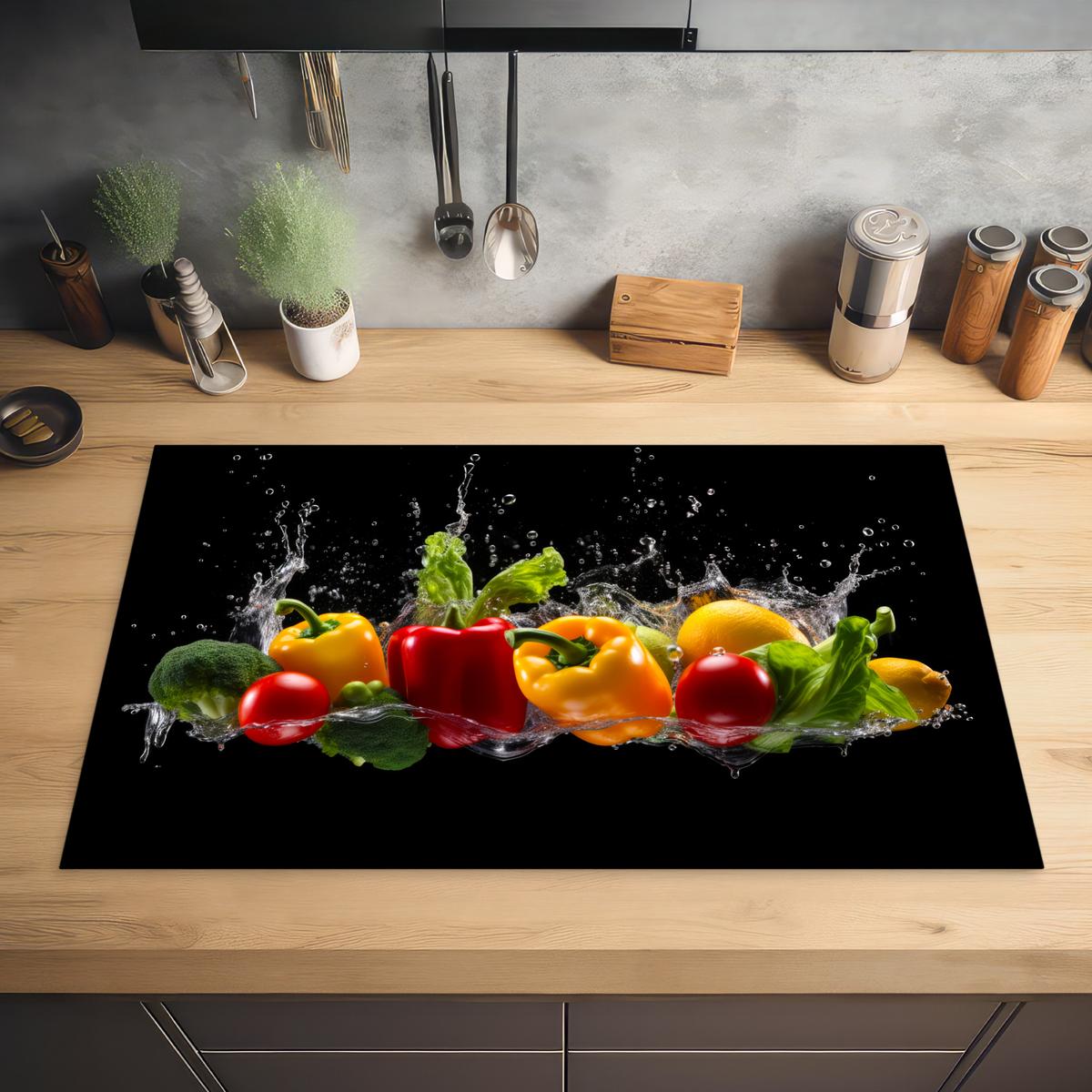 HERDABDECKPLATTE Paprika - Wasser - Gemüse - Schwarz Induktionsmatte 83x51 cm - Multicolor, Kunststoff (83/51.5/0.2cm) - MuchoWow