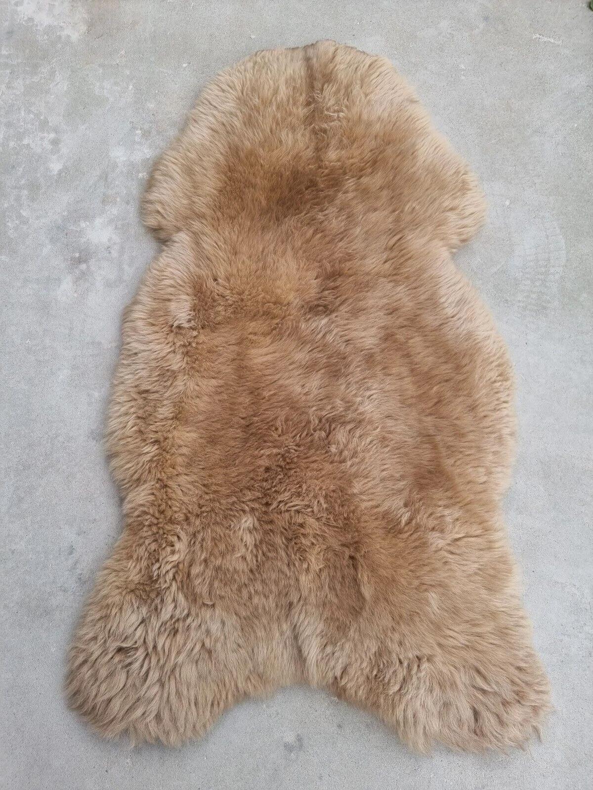 SCHAFFELL Premium Lammfell Natur ungeschoren weiche Wolle Beige dyed ca. 115 cm - Beige, Fell (65/115cm) - Provellus