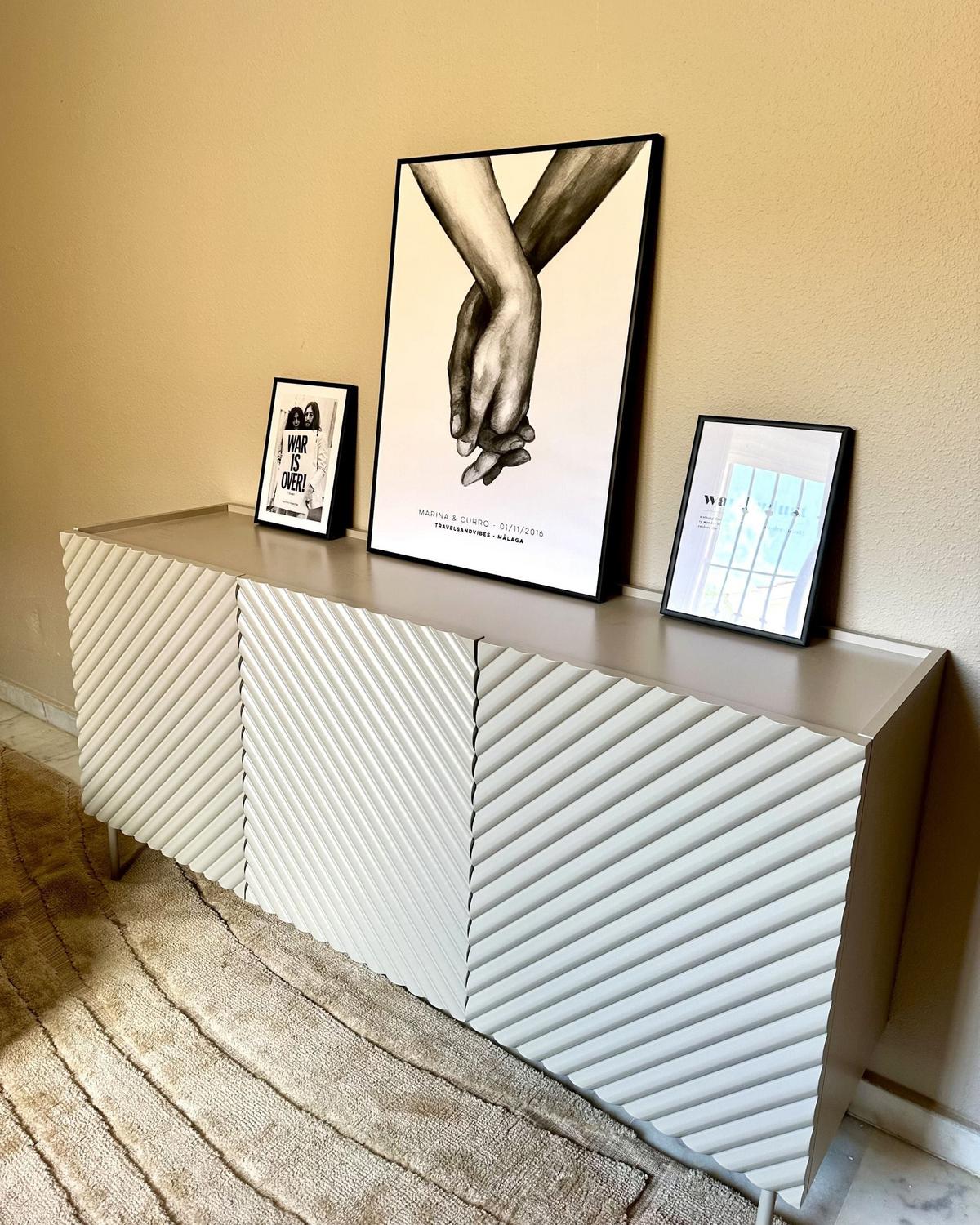 SIDEBOARD mit 3 Türen Hellbeige Yaraka - Beige, Holzwerkstoff (150/77/40cm) - Beliani