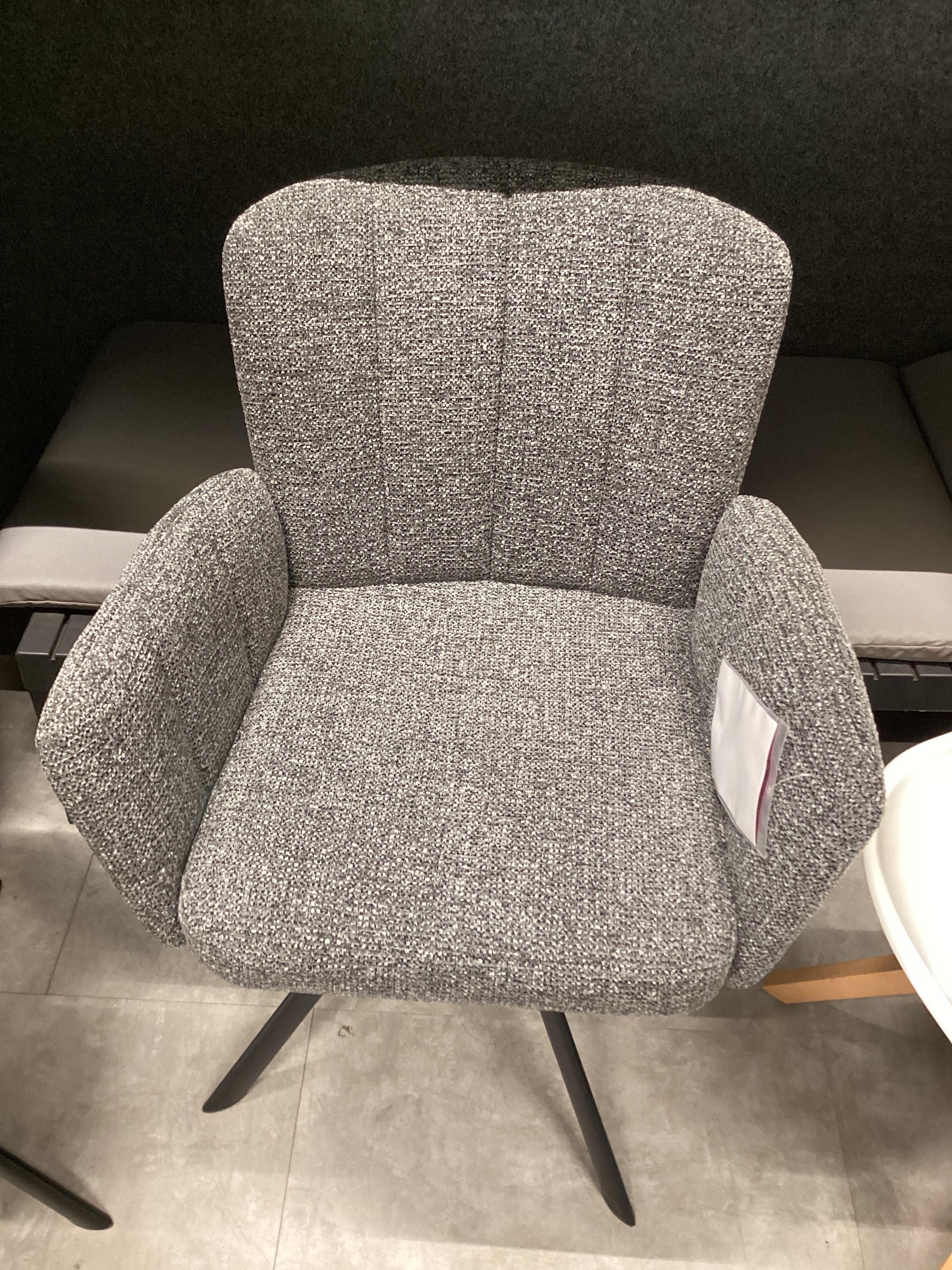 CSEPEL OUTLET NORA KAROSSZÉK