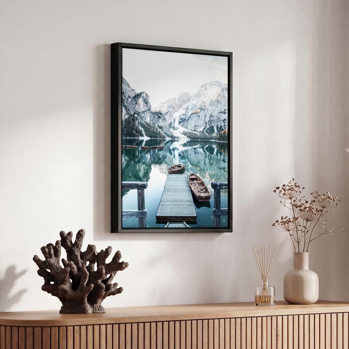 LEINWAND Bilder mit Rahmen - Natur - Berge - Schnee - Wald - Boot - 20x30 - Hellgrün, Textil (20/30cm) - MuchoWow