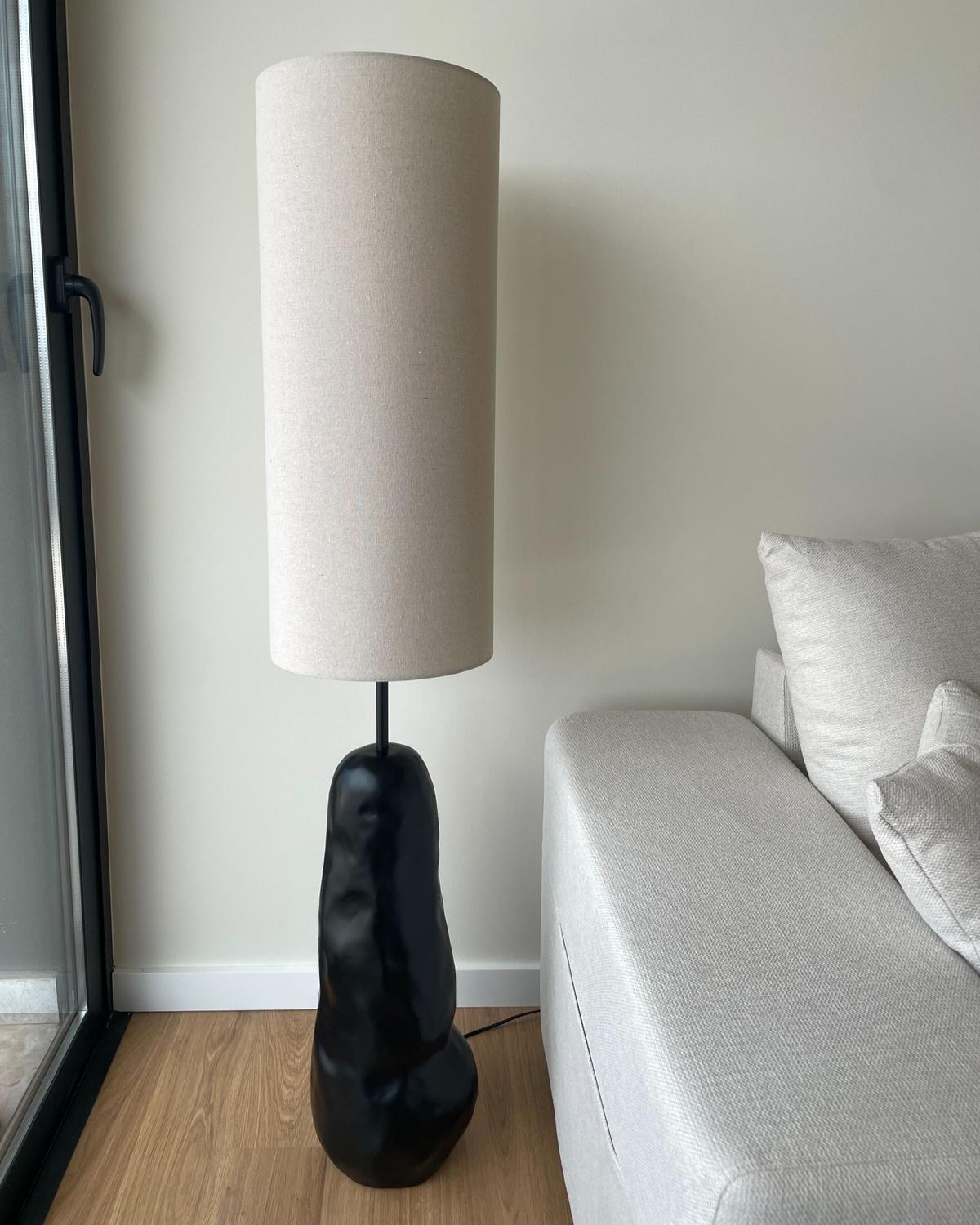 STEHLAMPE Schwarz Selb - Beige/Schwarz, Keramik (28/28/136cm) - Beliani