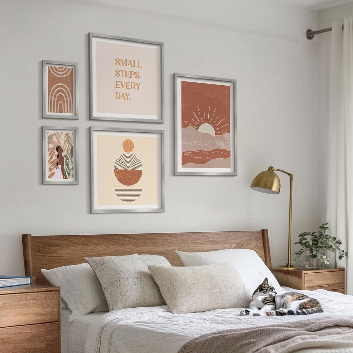 BILDER SET 5er Set - 50x50 cm & 20x30 cm & 40x60 cm Silberner Rahmen - Ein entspannter Buddha am Strand - Silberfarben, Kunststoff (40/60cm) - TULUP
