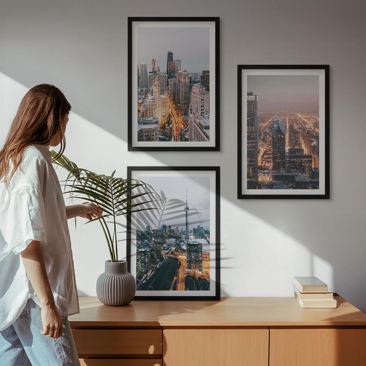 BILDER SET 3er Set - 40x60 cm Schwarzer Rahmen - Städte bei Nacht, Wolkenkratzer, Lichter - Schwarz, Kunststoff (40/60cm) - TULUP