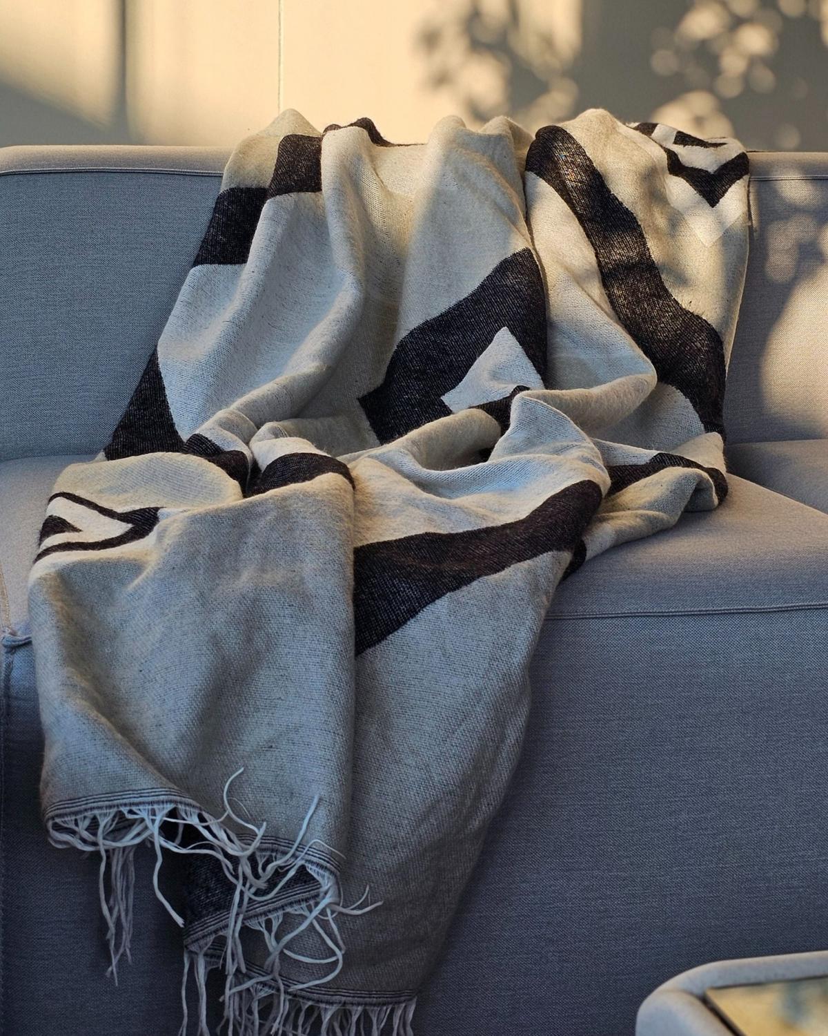 DECKE Grau Kattike 130/170 cm - Grau, Textil (130/170cm) - Beliani