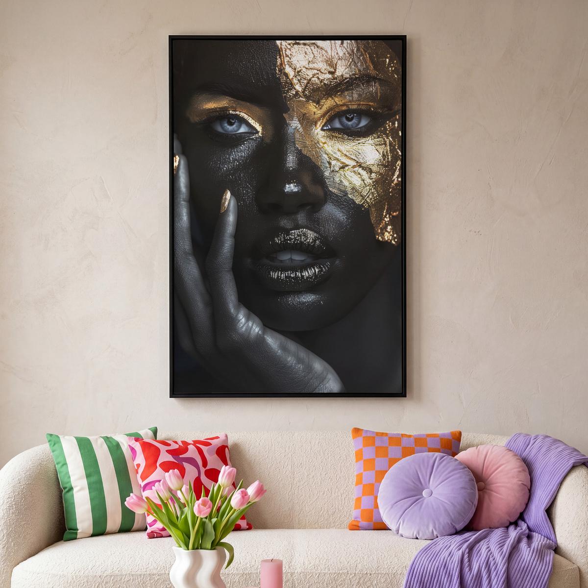 LEINWAND Bilder mit Rahmen - Frau - Gold - Porträt - Schwarz-Weiß - Luxus - 80x120 - Hellblau, Textil (80/120cm) - MuchoWow