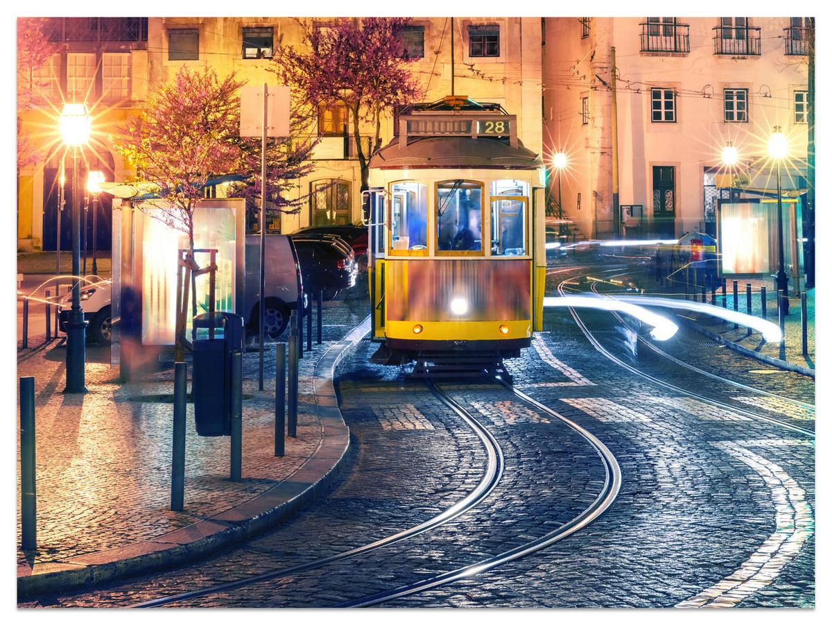 FOTOTAPETE für Wohnzimmer Lissabon Straßenbahn Nacht Altstadt 100x70 - Gelb/Beige, Papier (100/70cm) - Muralo