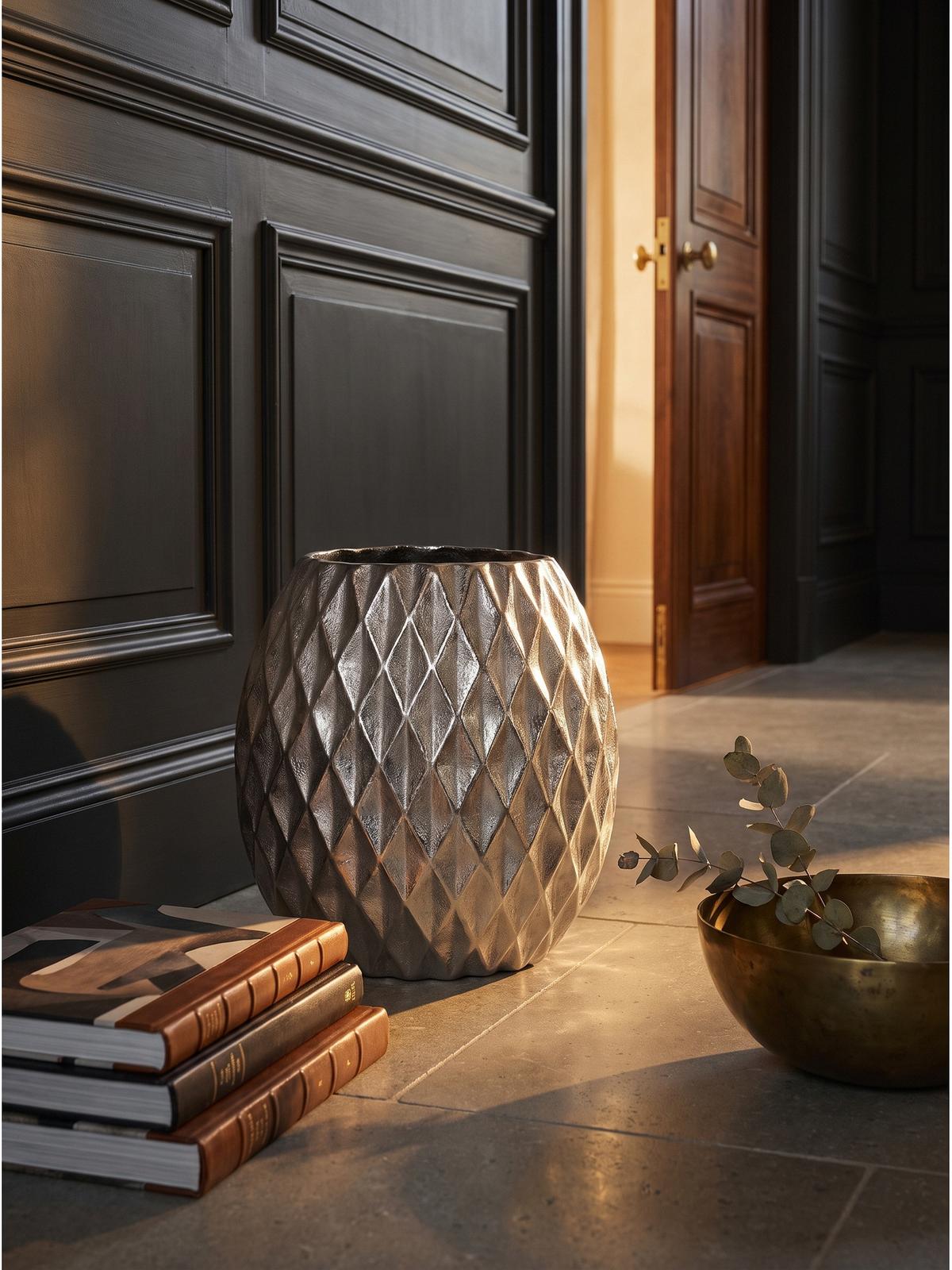 TISCHVASE BERLENGA, Aluminium, handgefertigt, Silber, 33,5 x 12,5 x 32 cm - Silberfarben, Metall (32cm) - KADIMA DESIGN