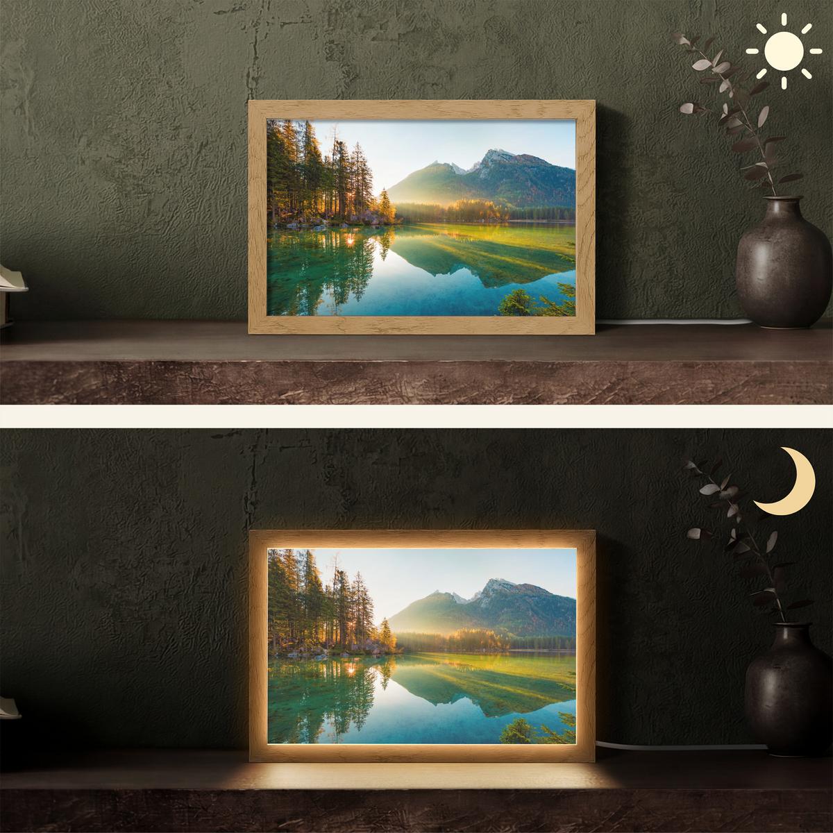 TISCHLEUCHTE See - Wald - Berge - Natur - Sonne - Landschaft 30x20 cm - Currygelb, Holzwerkstoff (8/30/20cm) - OnlyWow
