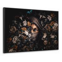 LEINWAND Bilder mit Rahmen - Frau - Luxus - Blumen - Schmetterling - Porträt - 120x80 - Schwarz, Textil (120/80cm) - MuchoWow
