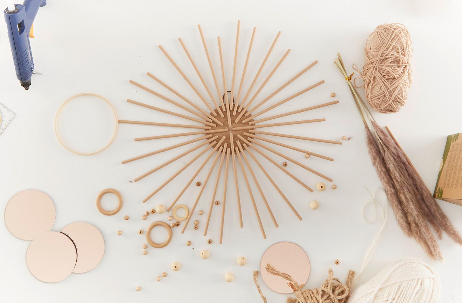 Dekoracja ścienna, słoneczne lustro