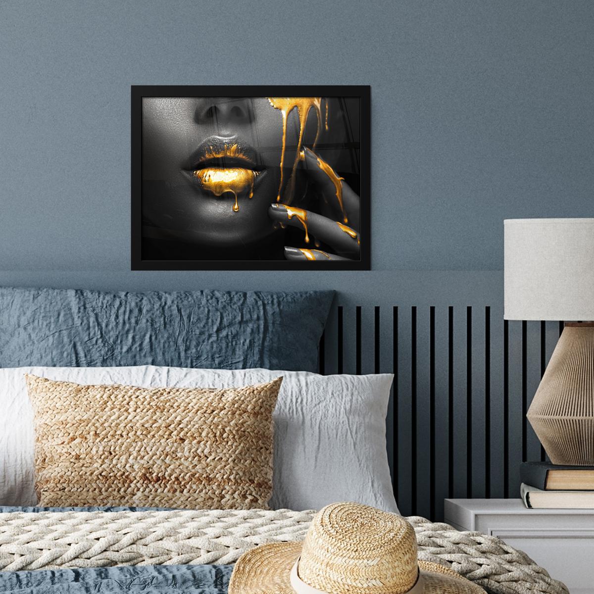 POSTER MIT RAHMENGERAHMTES BILD Frau - Schwarz - Gold - Gesicht - Lippen 40x30 cm - Goldfarben, Papier (40/30cm) - MuchoWow