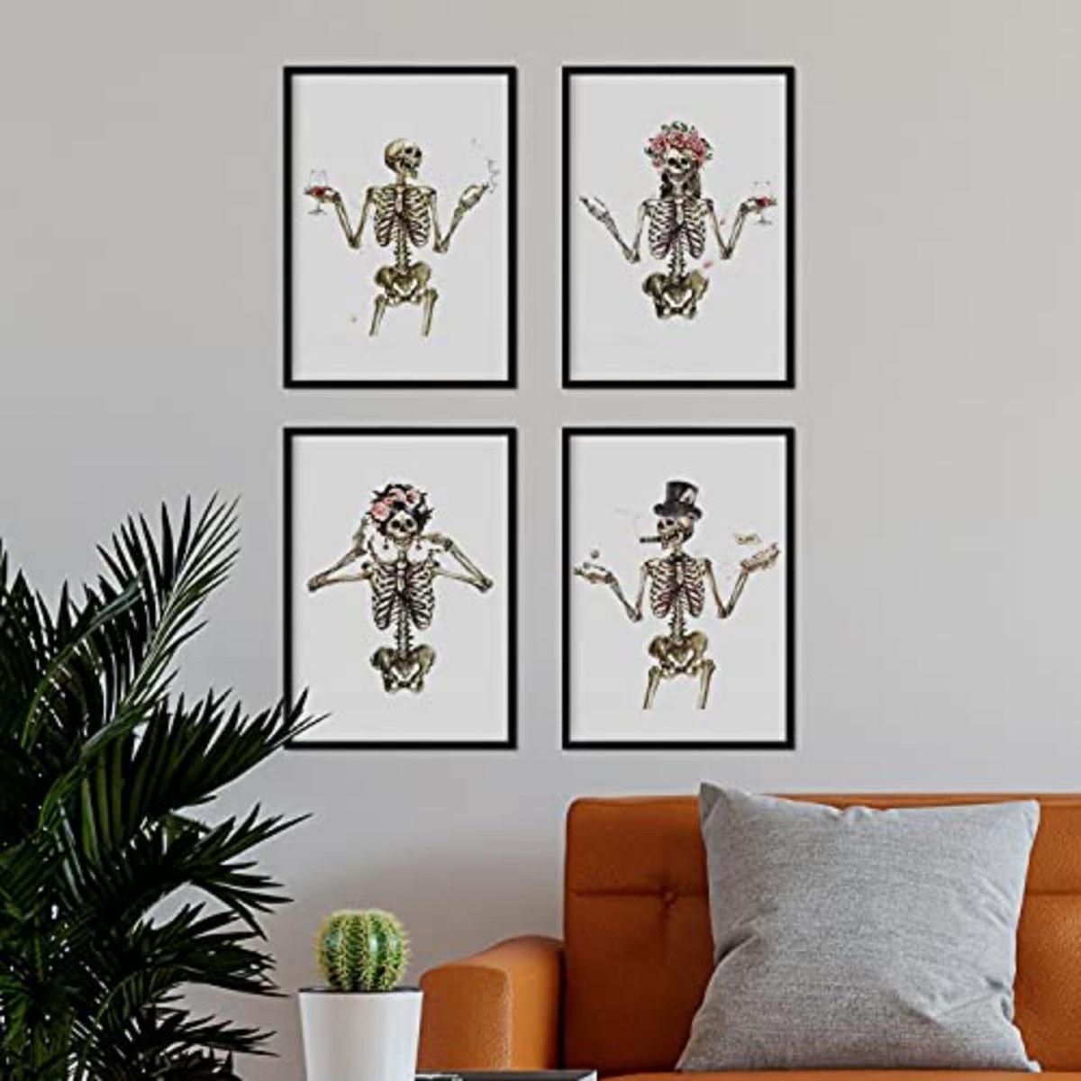 POSTER Set mit 4 „Vier kostümierten Skelette“ Bildern von Schädel A3 Rahmenlos - Klar, Papier (29.7/3cm) - Nacnic