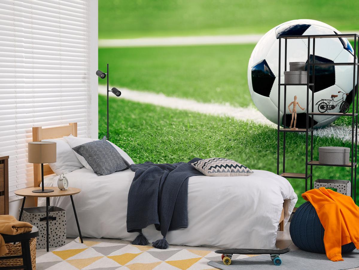FOTOTAPETE für Jugendzimmer Fußball Grüne Rasen Stadion Sport 150x105 - Schwarz/Weiß, Papier (150/105cm) - Muralo