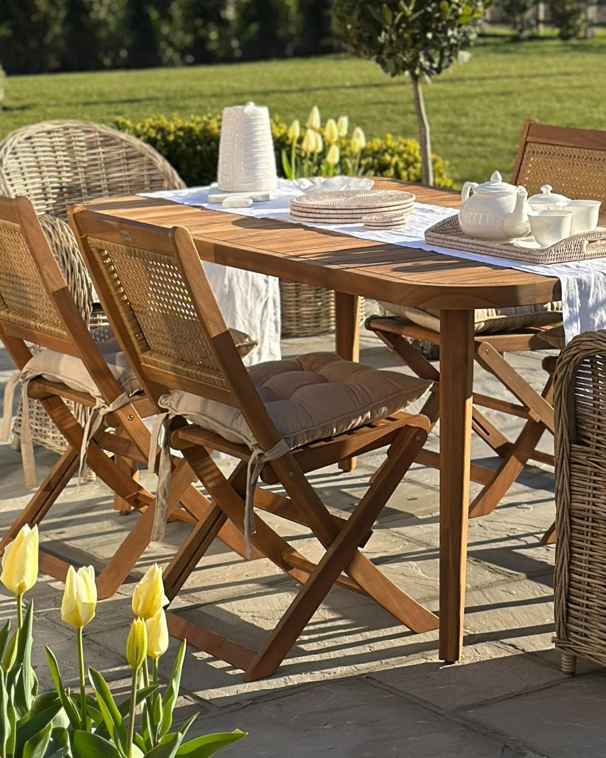 GARTENSTUHL 4er-Set Heller Holzfarbton Paraggi - Hellbraun, Holz (51/90/60cm) - Beliani