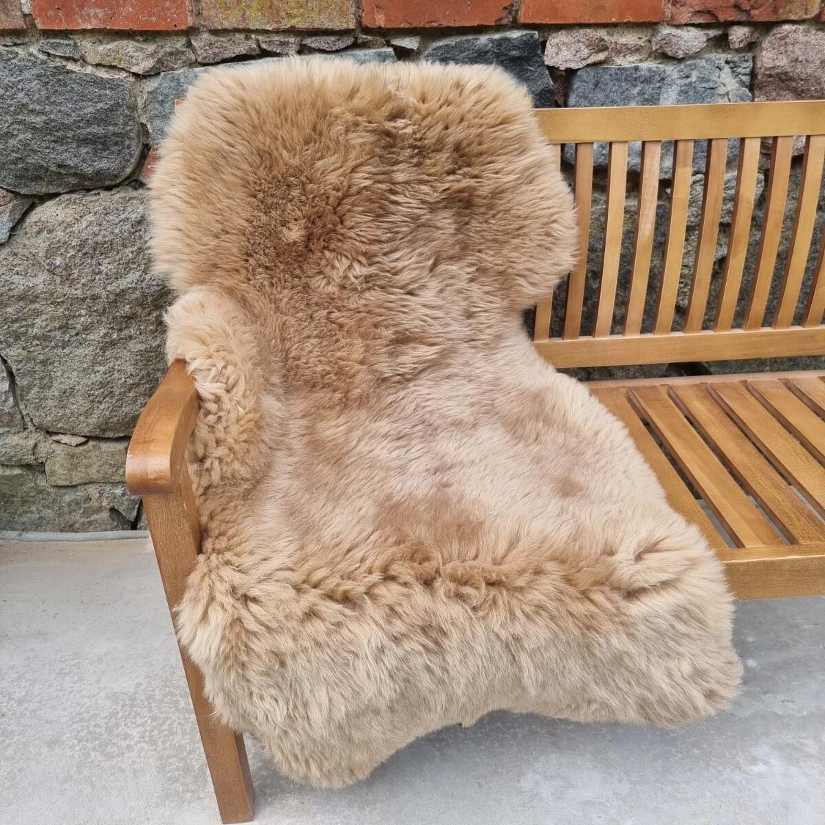SCHAFFELL Premium Lammfell Natur ungeschoren weiche Wolle Beige dyed ca. 115 cm - Beige, Fell (65/115cm) - Provellus