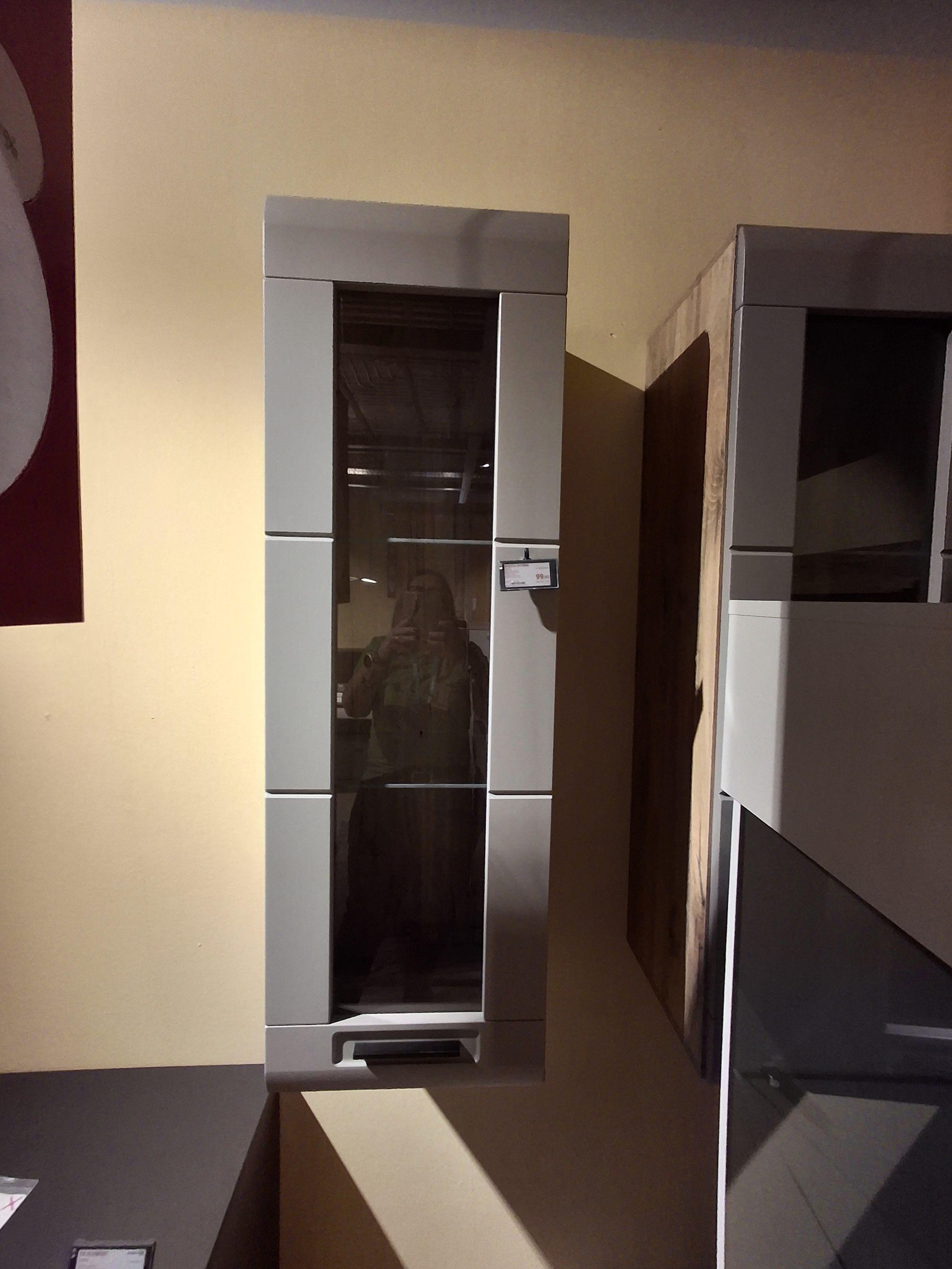 VISEČA VITRINA AURIS