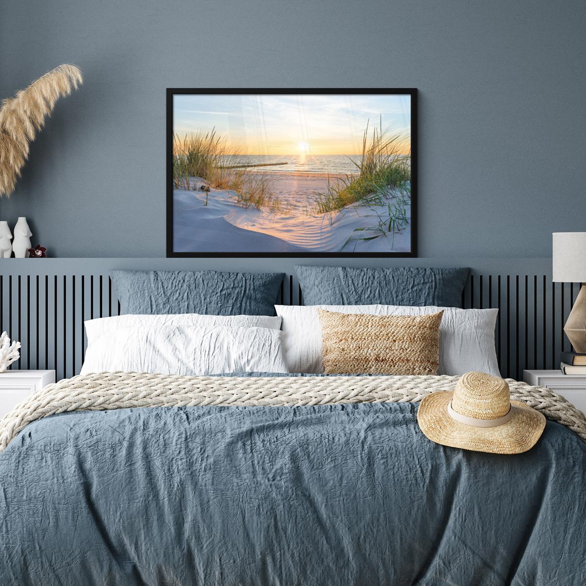 POSTER MIT RAHMENGERAHMTES BILD Strand - Sonne - Düne - Gras - Sand - Horizont 90x60 cm - Hellblau, Papier (90/60cm) - MuchoWow