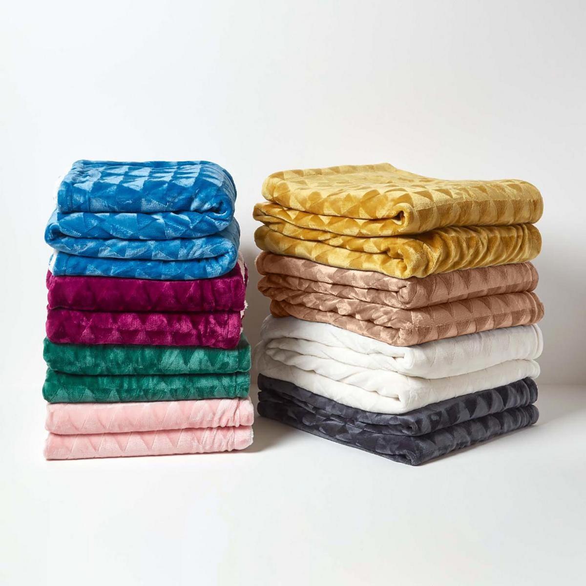 KUSCHELDECKE Sherpa 160/200 cm, Samtdecke mit Dreieckmuster - Hellbraun, Textil (160/200cm) - Homescapes