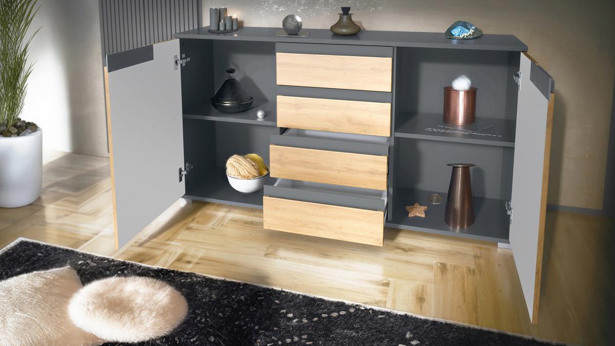 SIDEBOARD Sylt Eiche sägerau / Schwarz Hochglanz - Eiche San Remo, Holzwerkstoff (138.5/75.5/35cm) - Vladon